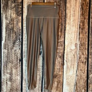 Beyond Yoga cropped leggings